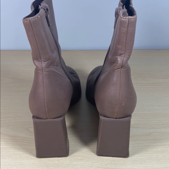 Camper Light Mauve Leather Ankle Boots with Heel - Picture 4 of 11